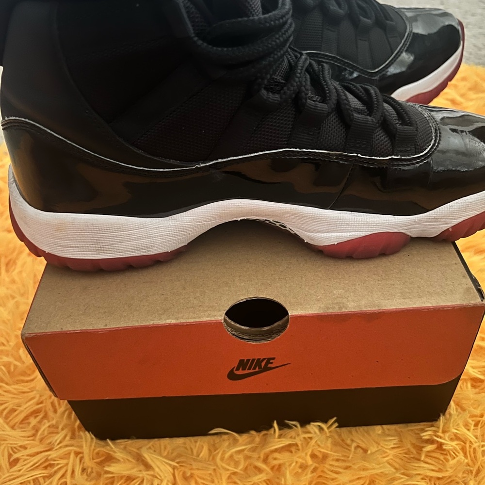 Air Jordan Retro Bred 11 - Picture 8 of 9